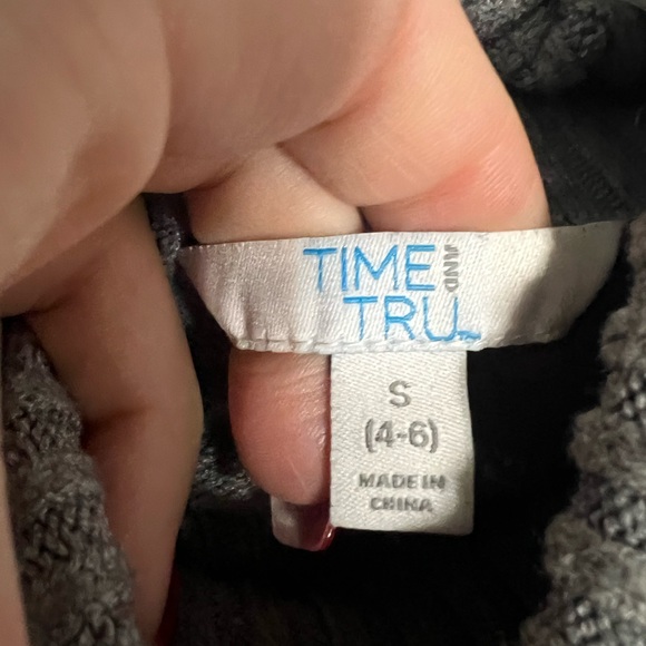 Cozy grey tunic sweater - Picture 2 of 2